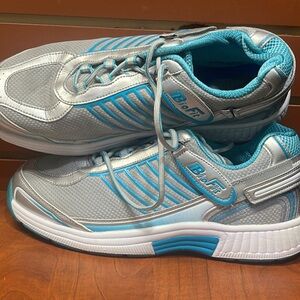 Orthofeet Verve Silver and Turquoise Athletic Shoes with Mesh Ventilation. 11.5